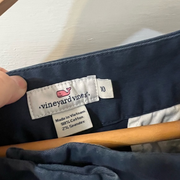 Vineyard vines shorts size 10 navy - Picture 2 of 3